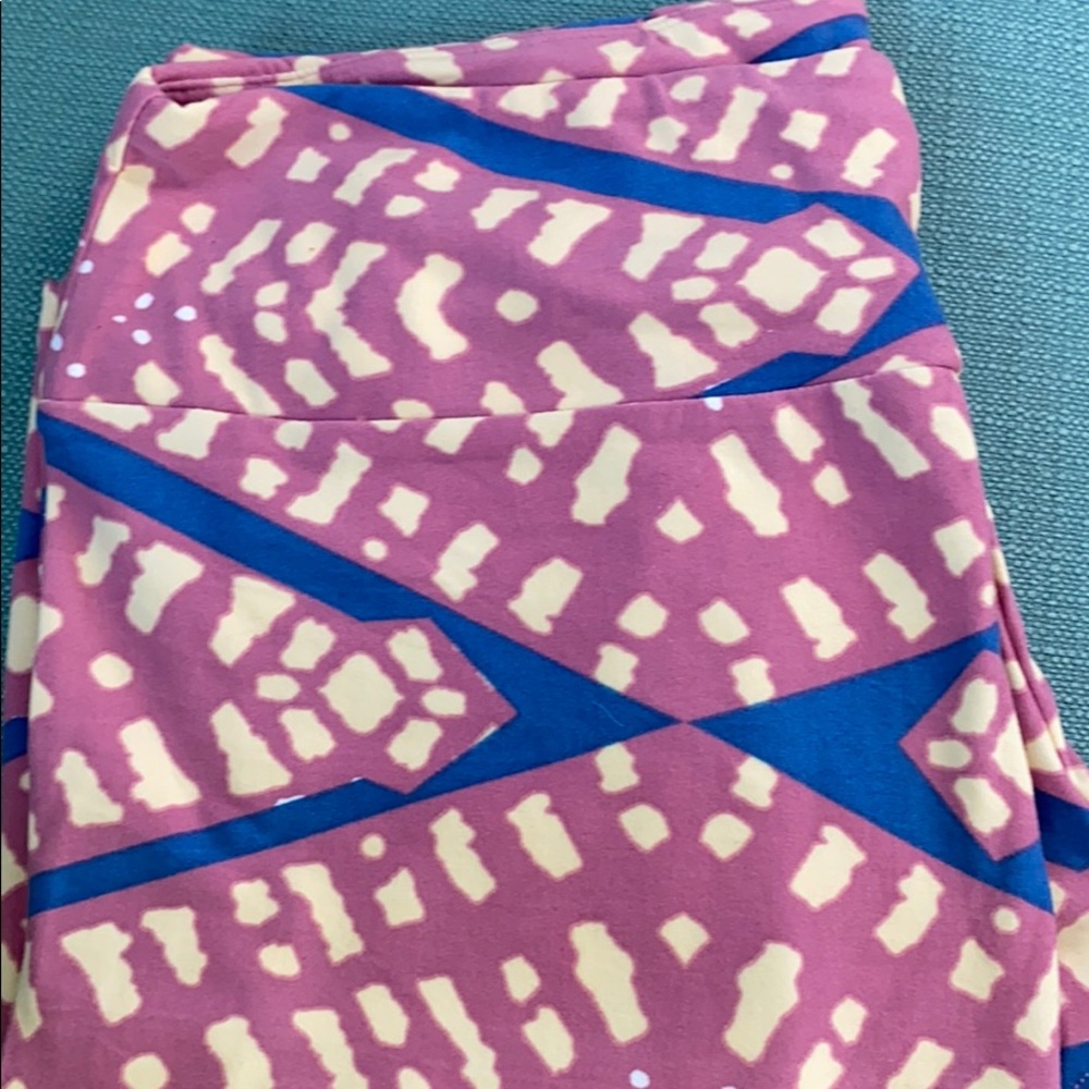 Tall and Curvy Leggings (Buy 3 Get 1 Free)